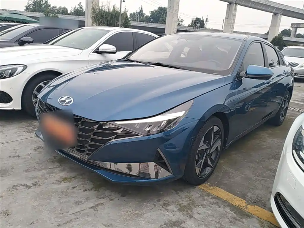 Hyundai Elantra 2022 1.5L CVT LUX Premium Edition