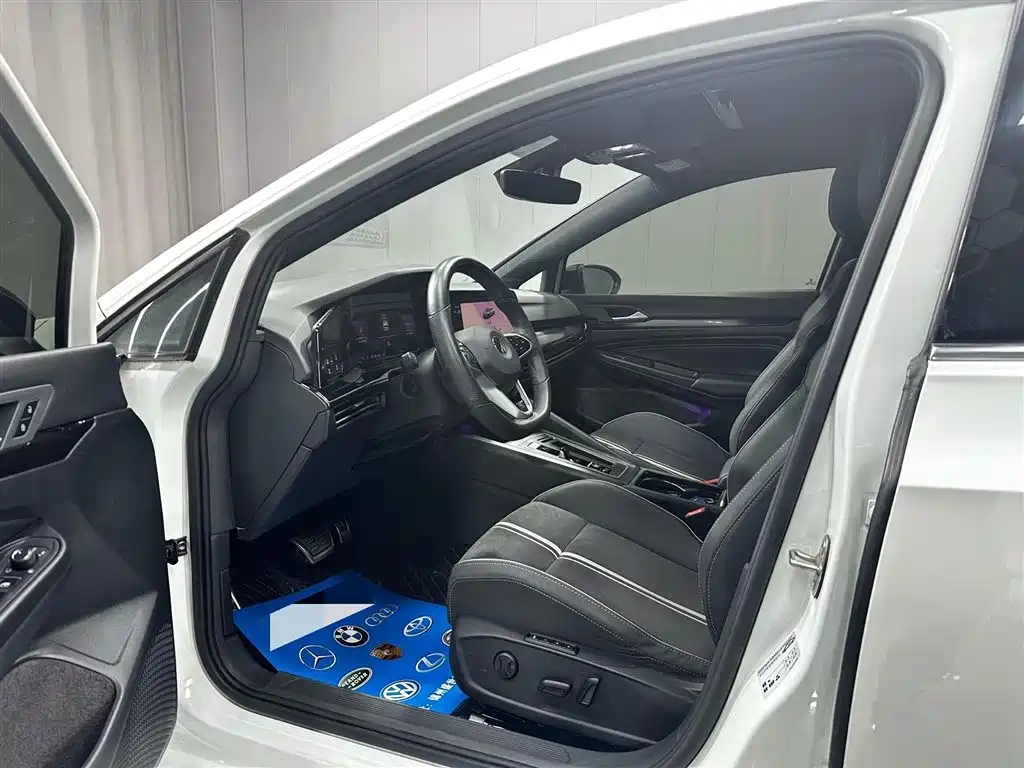 Volkswagen Golf 2023 280TSI DSG R-Line Lite
