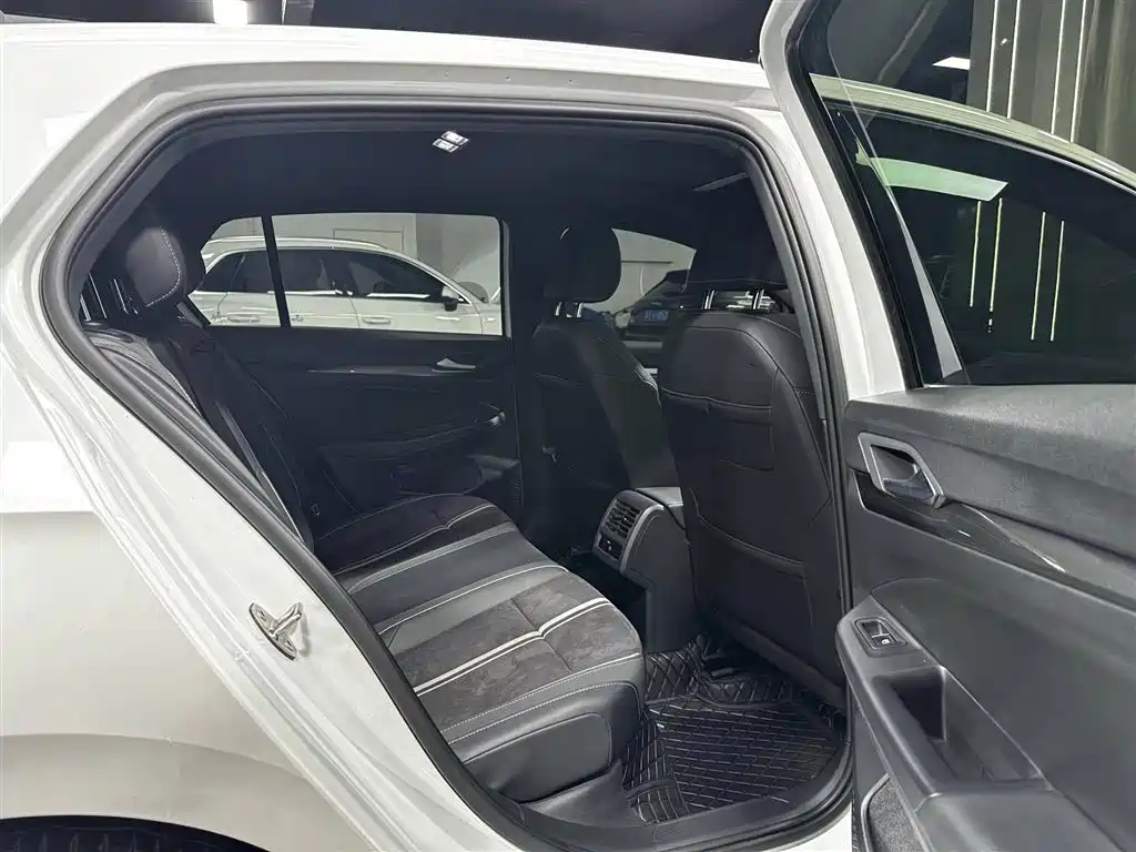Volkswagen Golf 2023 280TSI DSG R-Line Lite