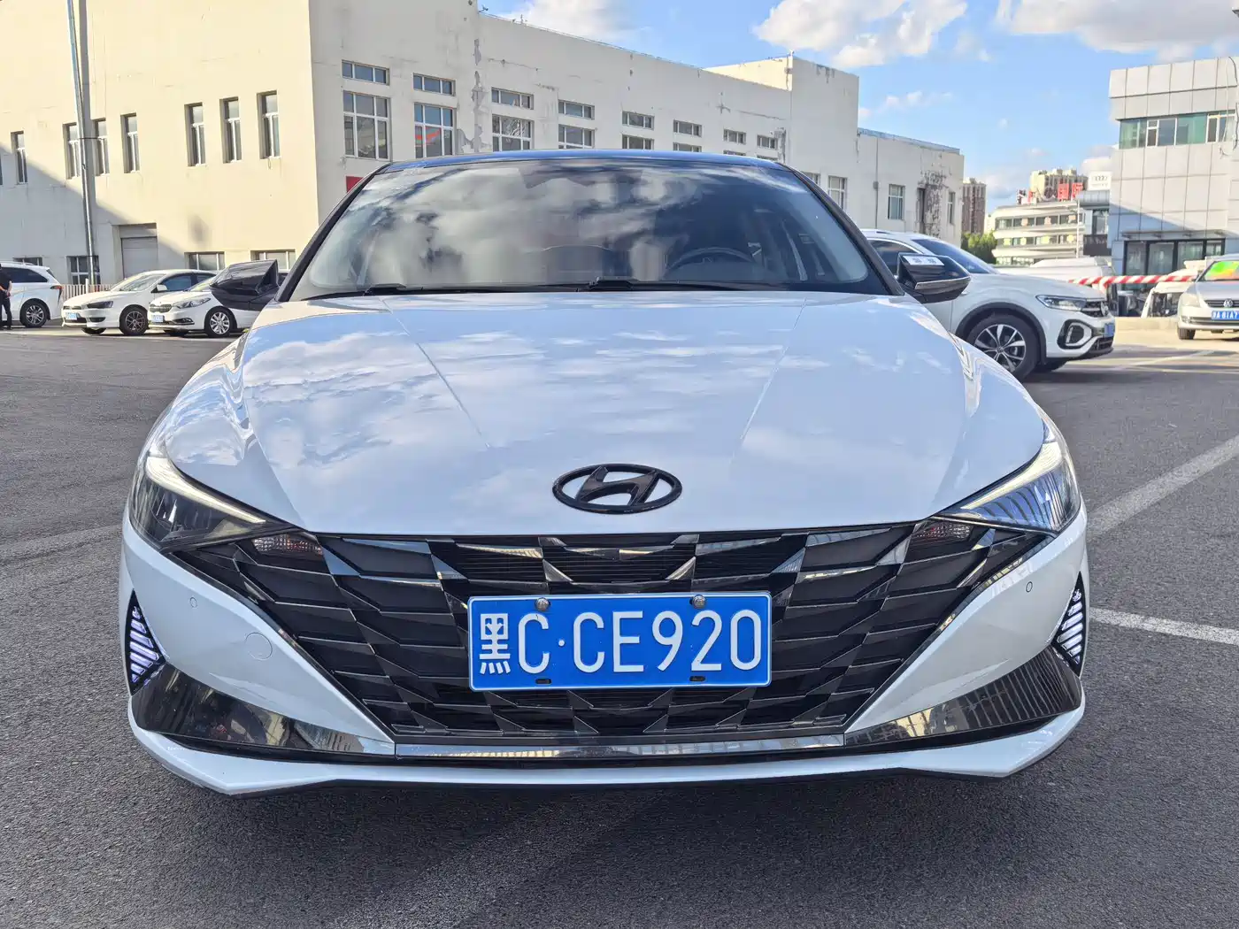 Hyundai Elantra 2021 1.5L CVT LUX Premium Edition