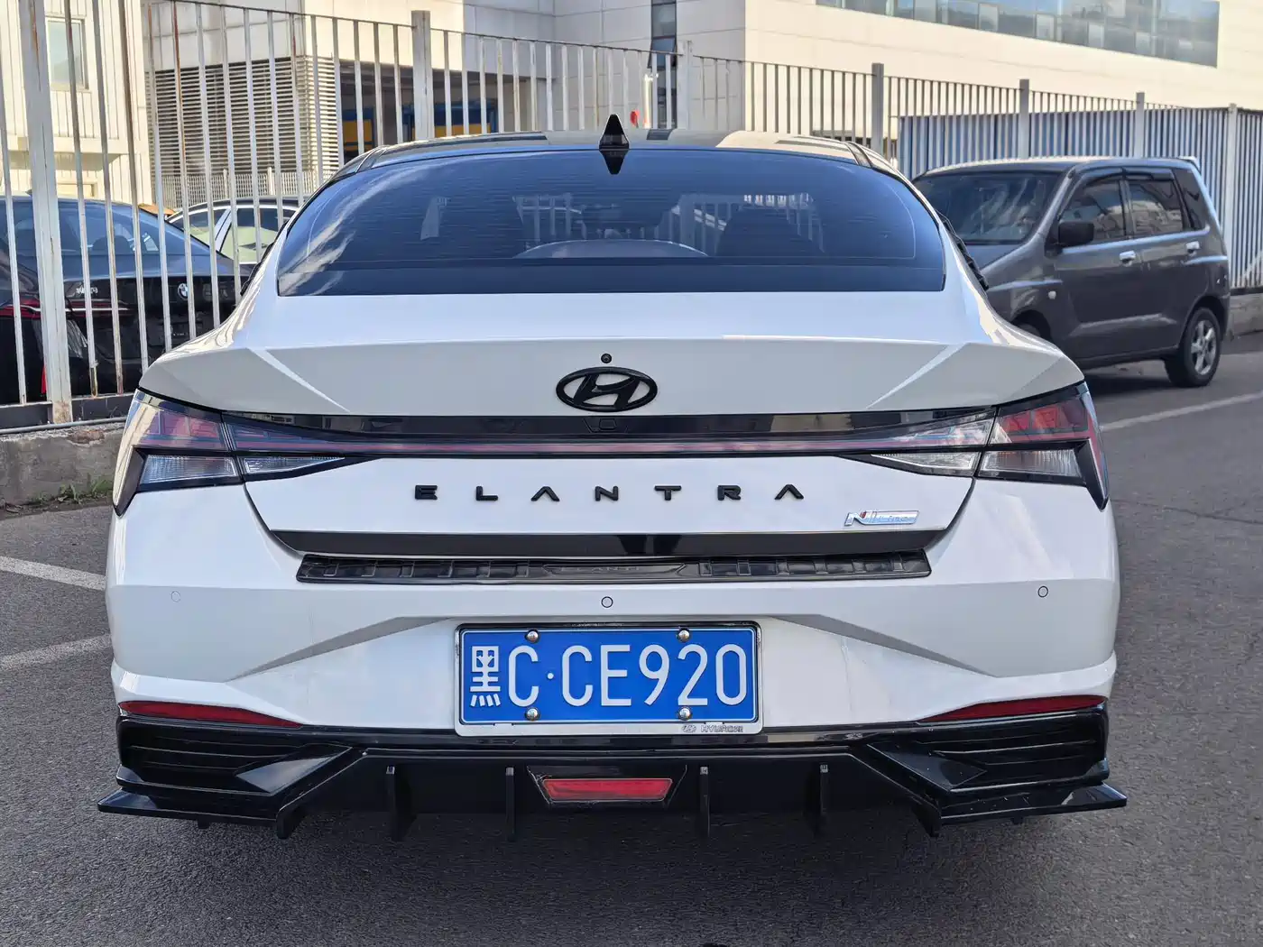 Hyundai Elantra 2021 1.5L CVT LUX Premium Edition