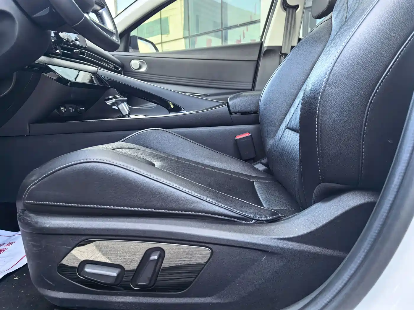 Hyundai Elantra 2021 1.5L CVT LUX Premium Edition