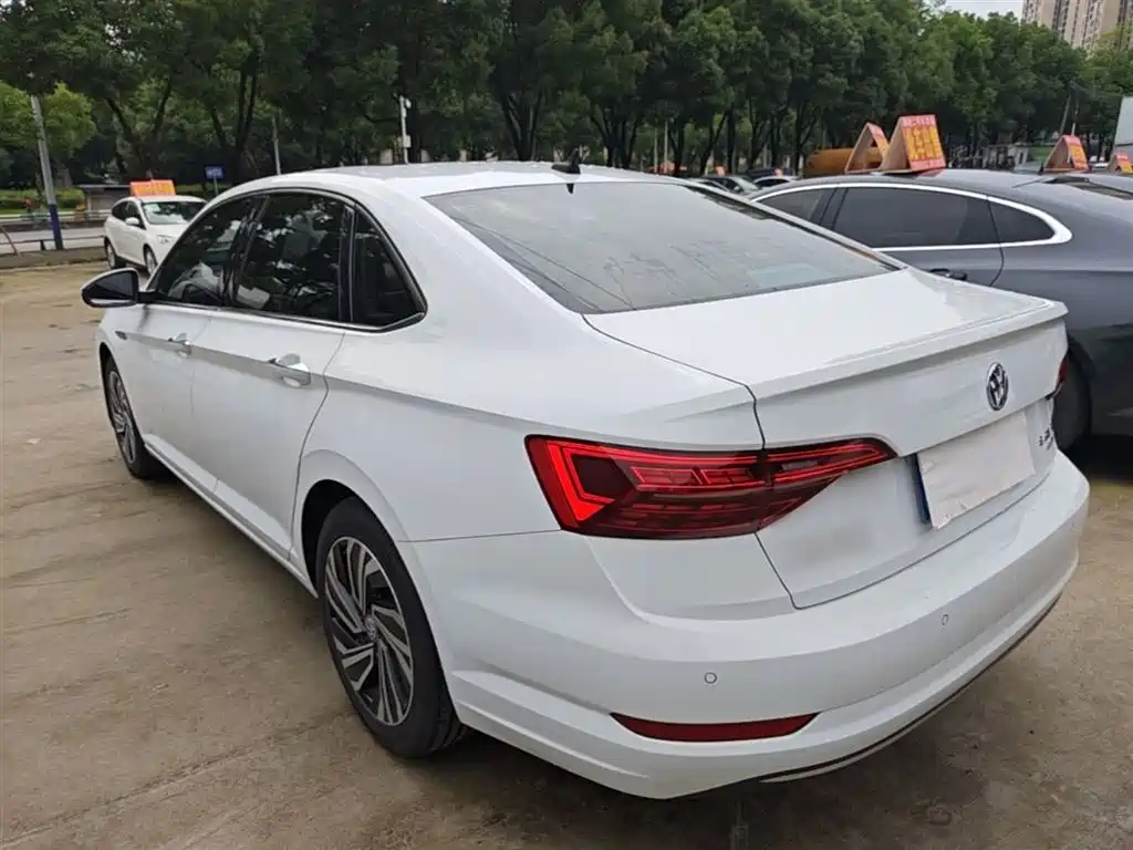 Volkswagen Sagitar 2021 200TSI DSG Surpassing Edition