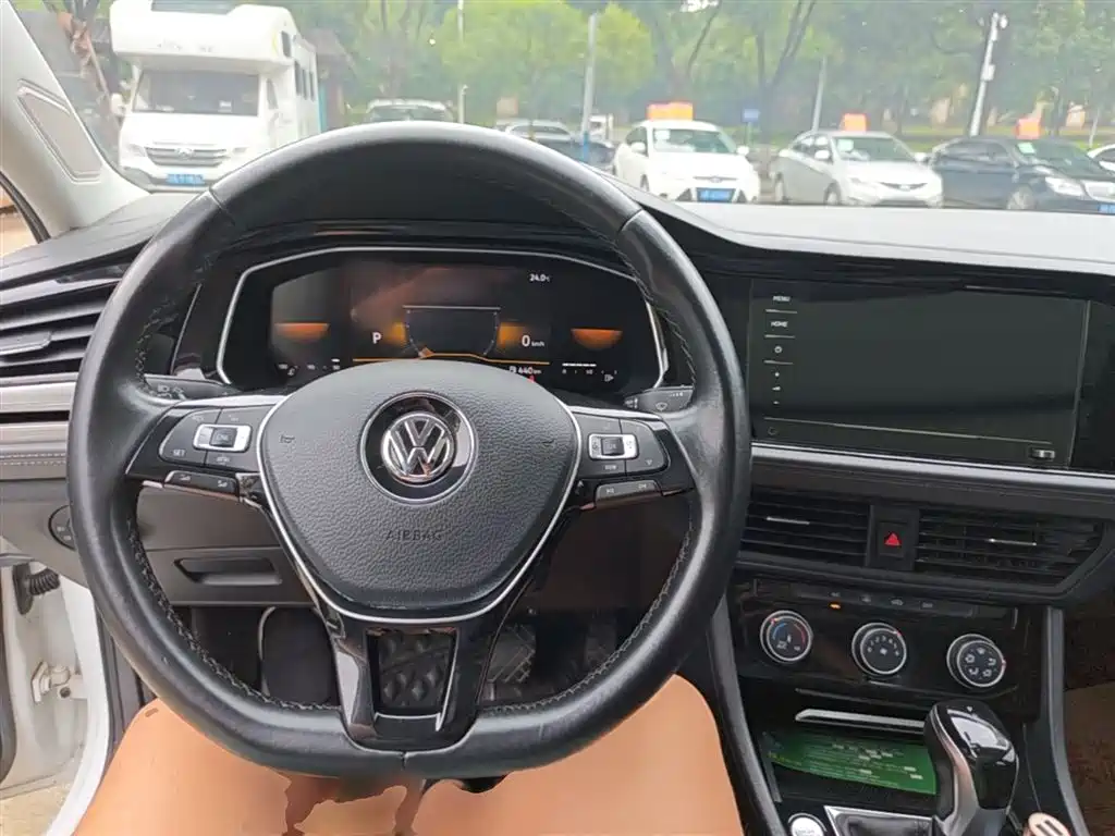 Volkswagen Sagitar 2021 200TSI DSG Surpassing Edition