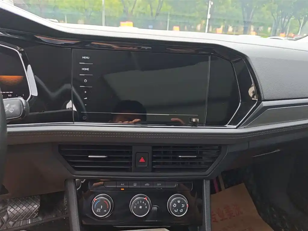 Volkswagen Sagitar 2021 200TSI DSG Surpassing Edition