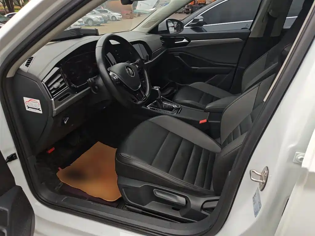 Volkswagen Sagitar 2021 200TSI DSG Surpassing Edition