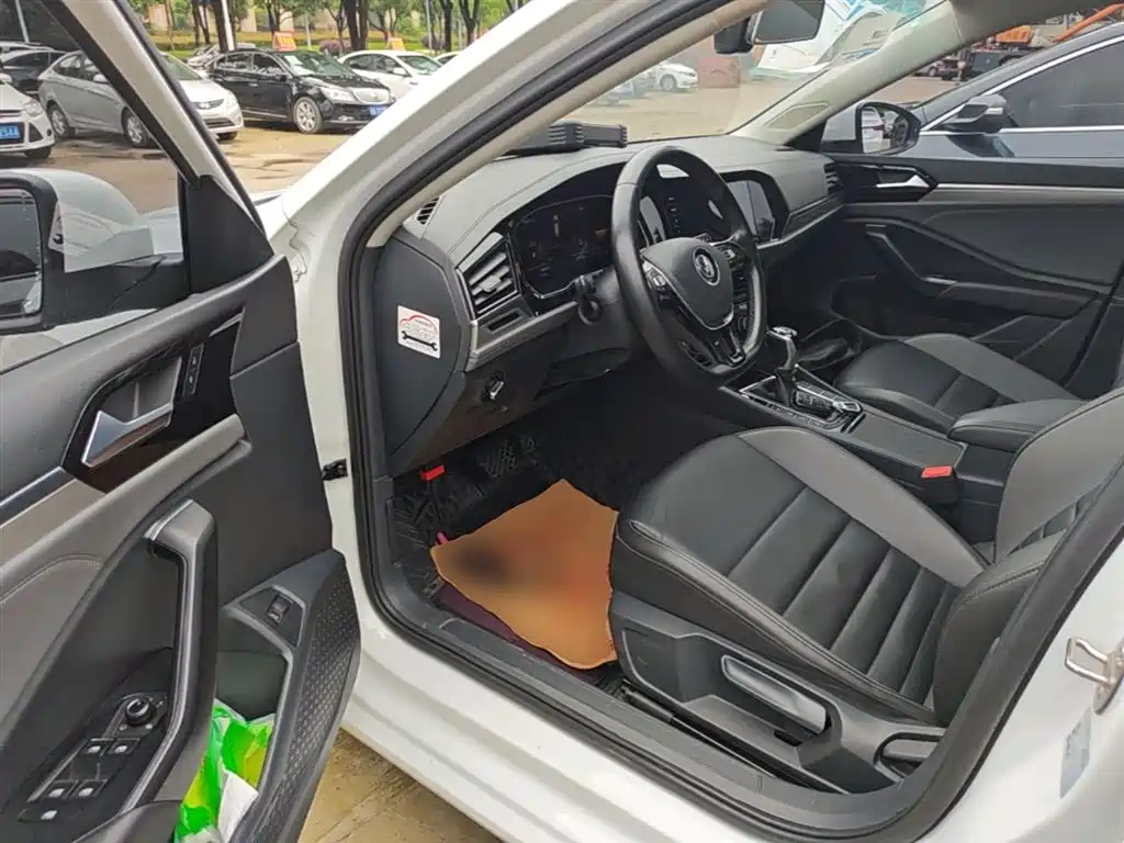 Volkswagen Sagitar 2021 200TSI DSG Surpassing Edition