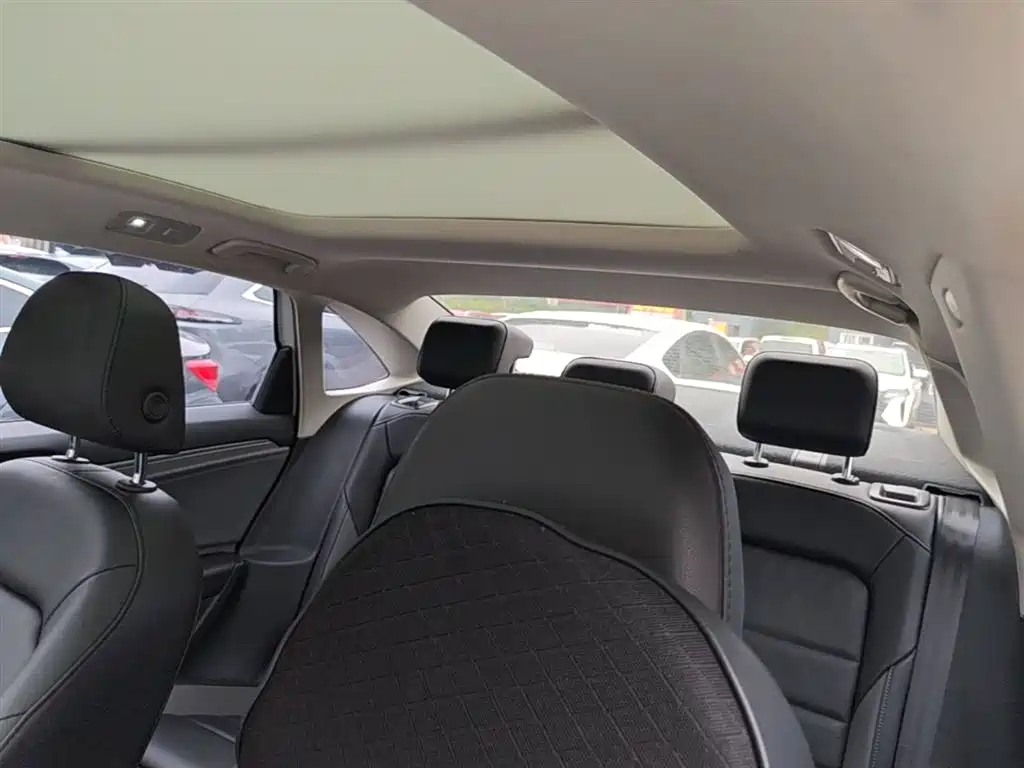 Volkswagen Sagitar 2021 200TSI DSG Surpassing Edition