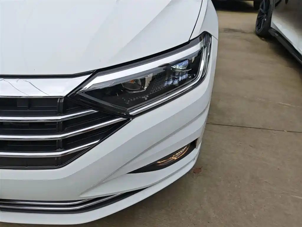 Volkswagen Sagitar 2021 200TSI DSG Surpassing Edition