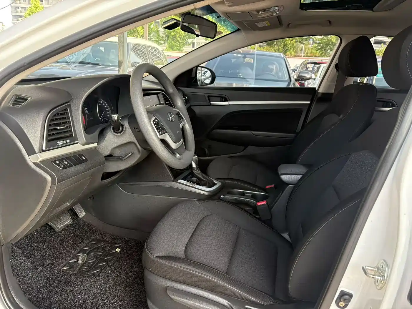 Hyundai Elantra 2016 Model 1.6L Automatic Smart Elite