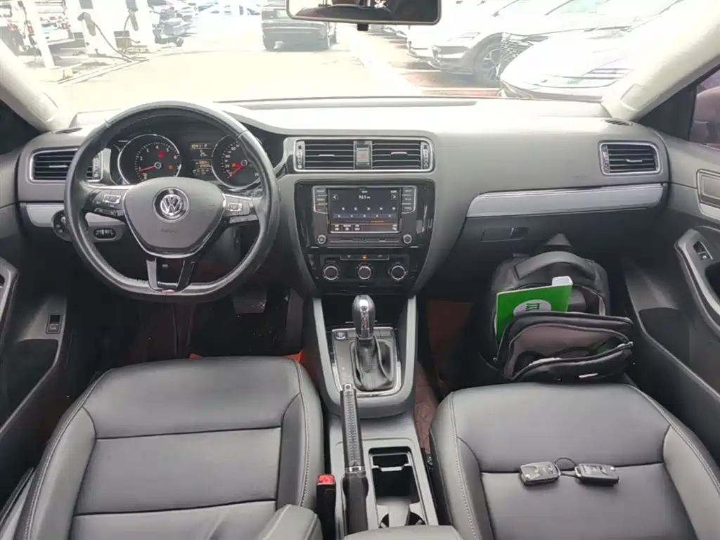 Volkswagen Sagitar 2017 1.6L Automatic Comfort