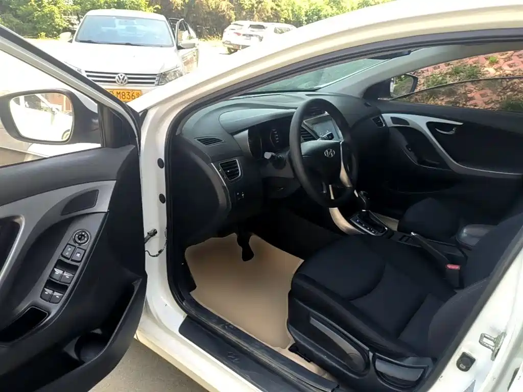 Hyundai Langdong 2016 1.6L Automatic Smart Edition