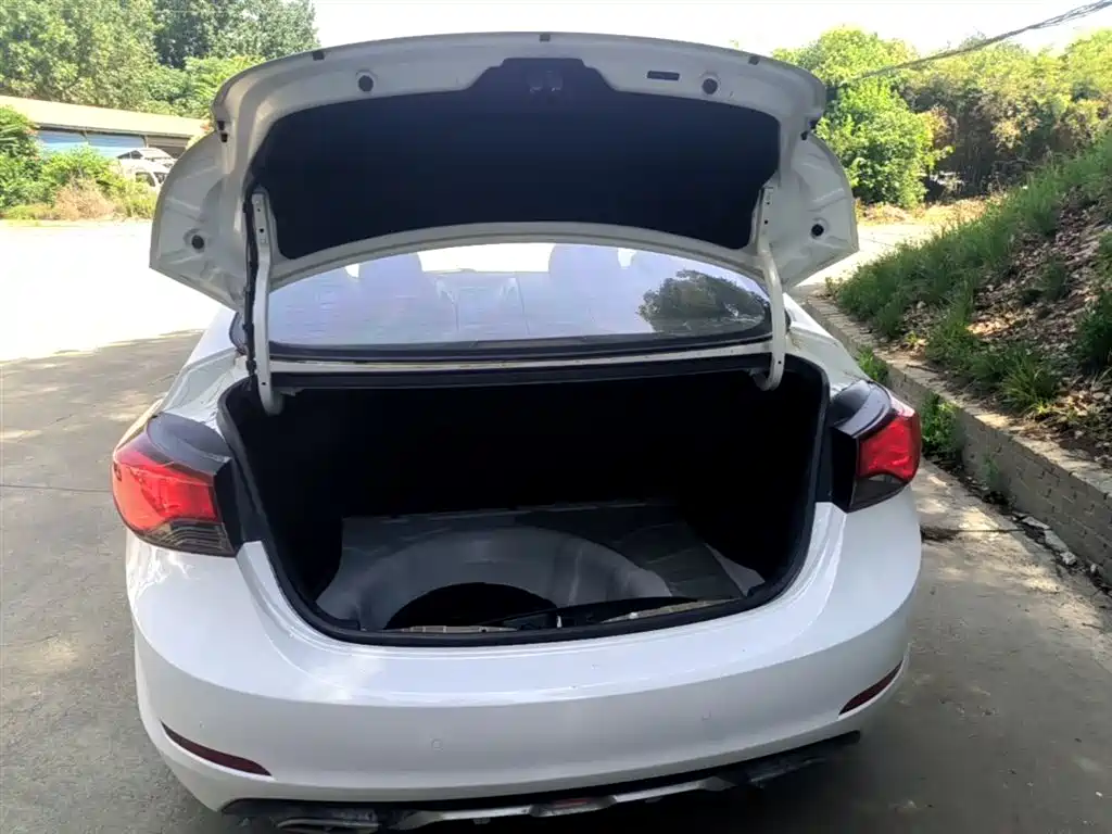 Hyundai Langdong 2016 1.6L Automatic Smart Edition
