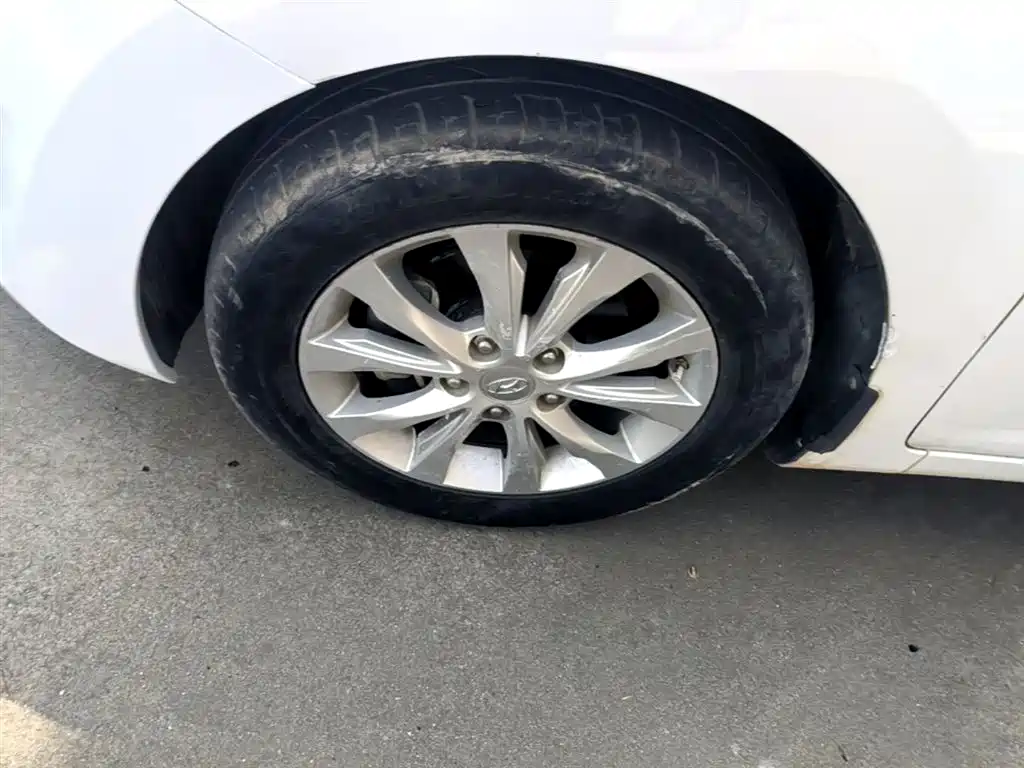 Hyundai Langdong 2016 1.6L Automatic Smart Edition