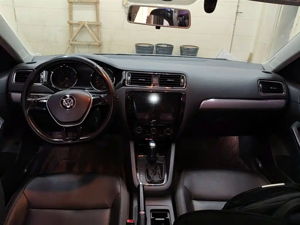 Volkswagen Sagitar 2015 230TSI Automatic Comfort