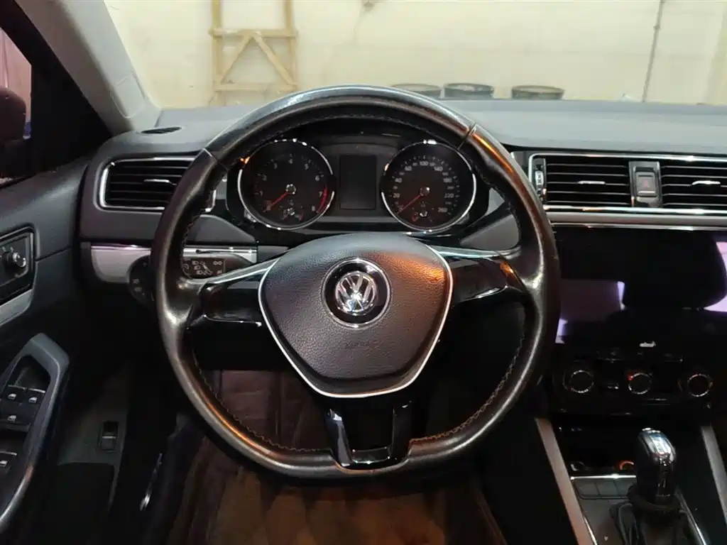 Volkswagen Sagitar 2015 230TSI Automatic Comfort