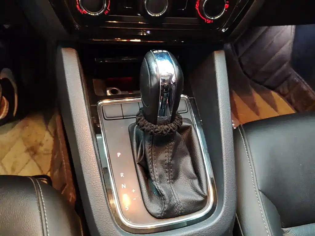 Volkswagen Sagitar 2015 230TSI Automatic Comfort