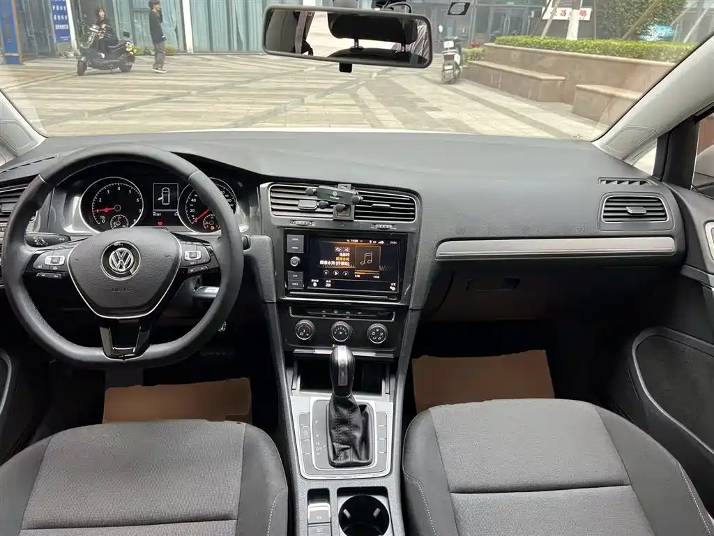Volkswagen Golf 2019 200TSI DSG Comfort Progressive China VI