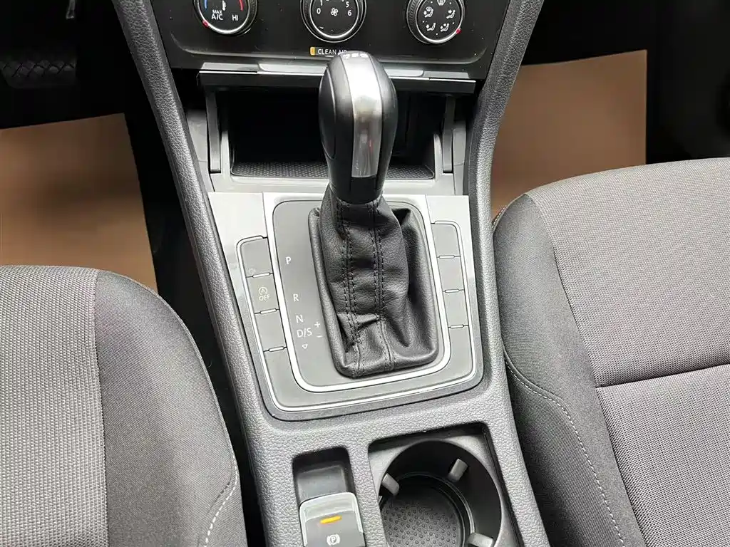 Volkswagen Golf 2019 200TSI DSG Comfort Progressive China VI