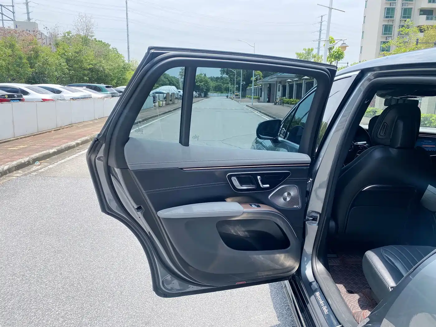 Mercedes-Benz Mercedes-Benz EQS SUV 2023 450 4MATIC Pioneer Edition