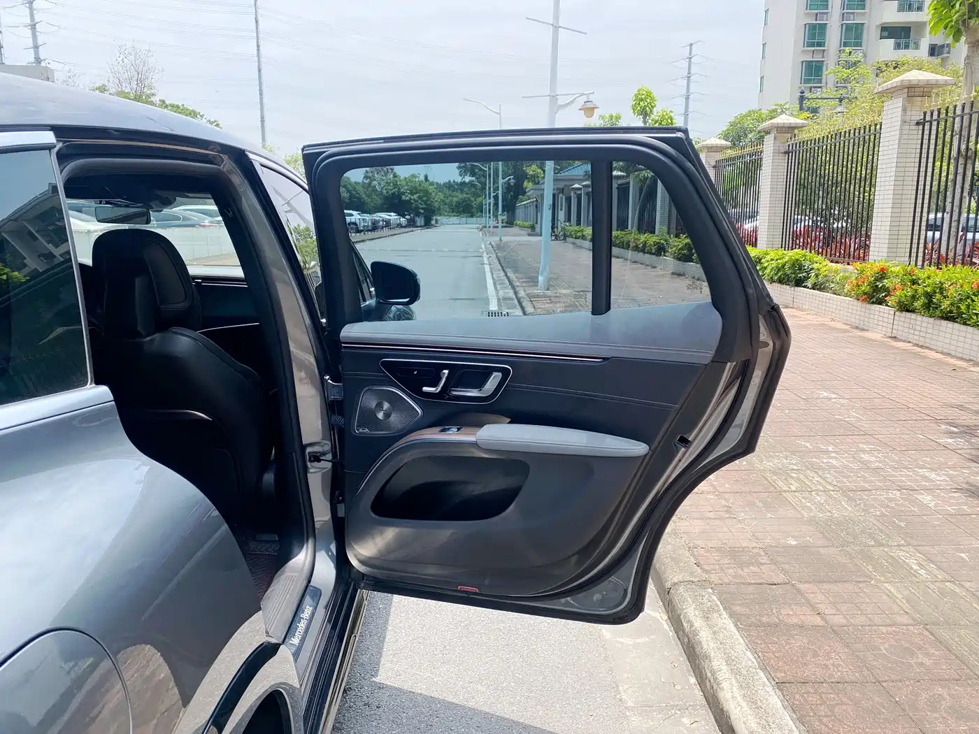 Mercedes-Benz Mercedes-Benz EQS SUV 2023 450 4MATIC Pioneer Edition