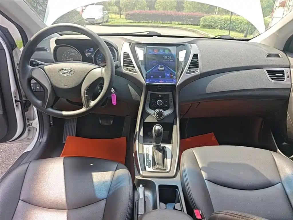 Hyundai Langdong 2015 1.6L Auto Trend
