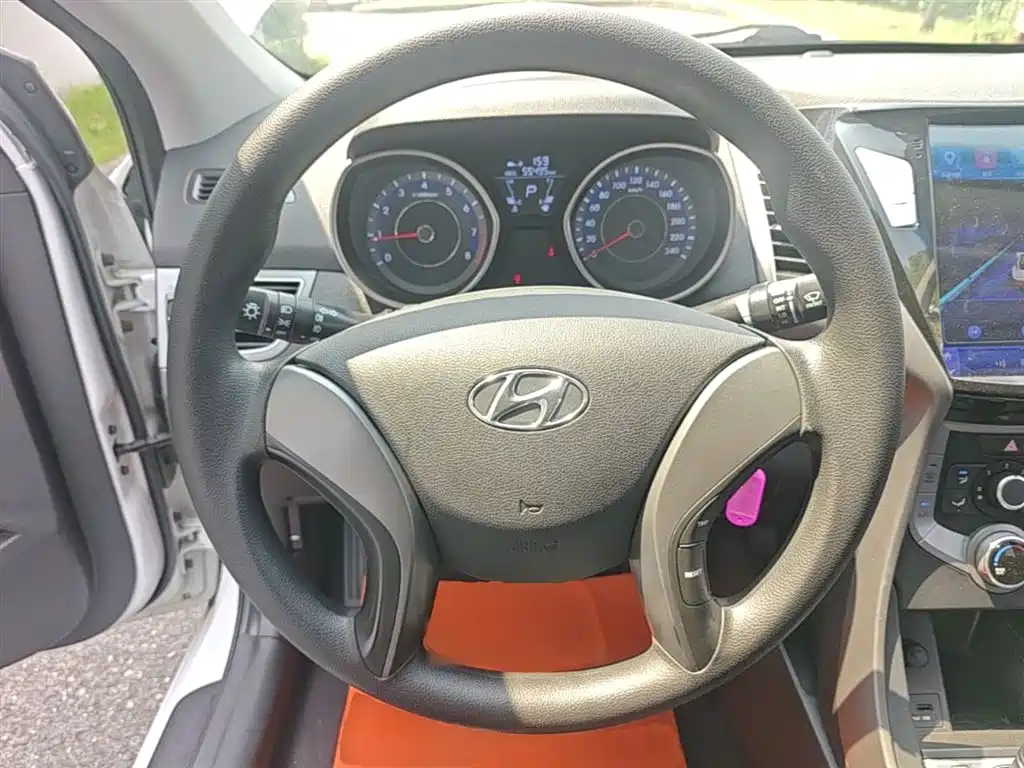 Hyundai Langdong 2015 1.6L Auto Trend