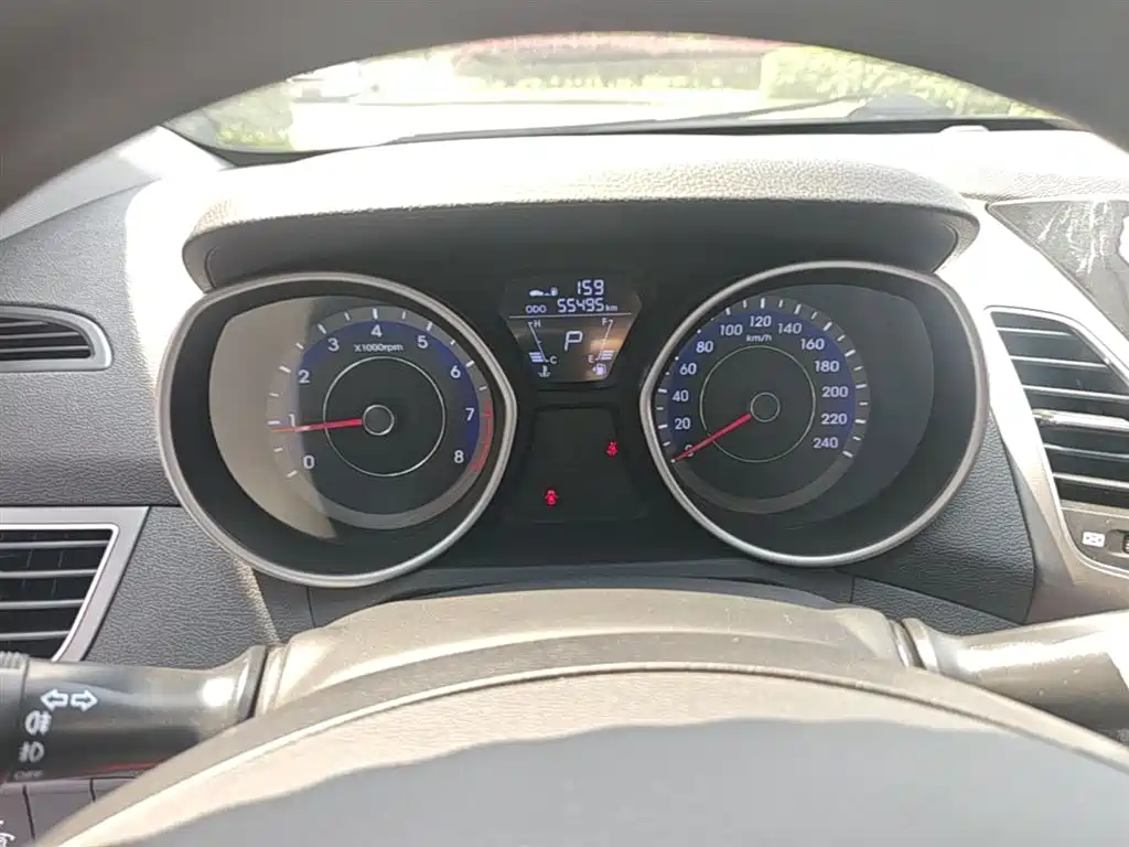 Hyundai Langdong 2015 1.6L Auto Trend
