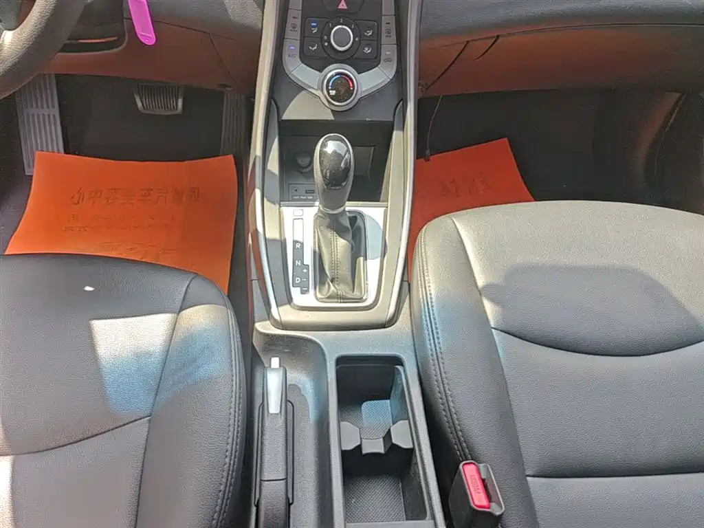 Hyundai Langdong 2015 1.6L Auto Trend