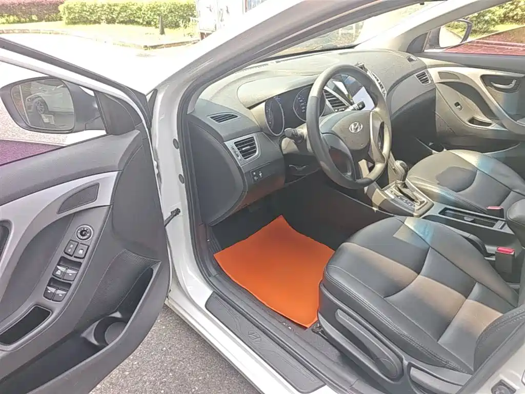 Hyundai Langdong 2015 1.6L Auto Trend