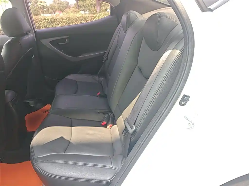 Hyundai Langdong 2015 1.6L Auto Trend