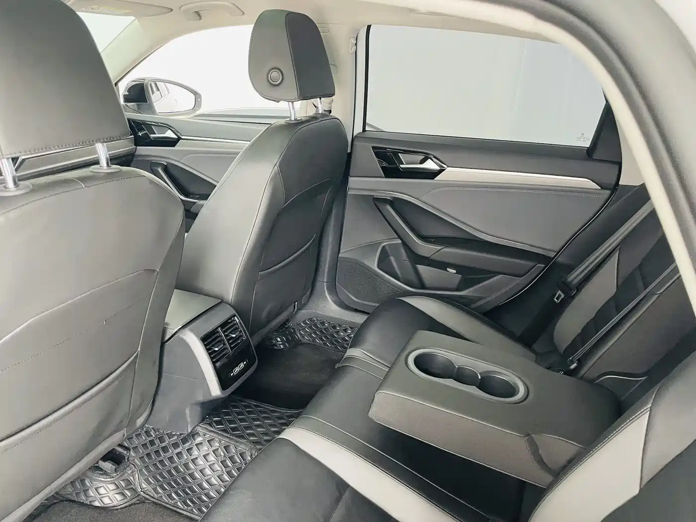 Volkswagen Sagitar 2022 280TSI DSG Surpassing Edition