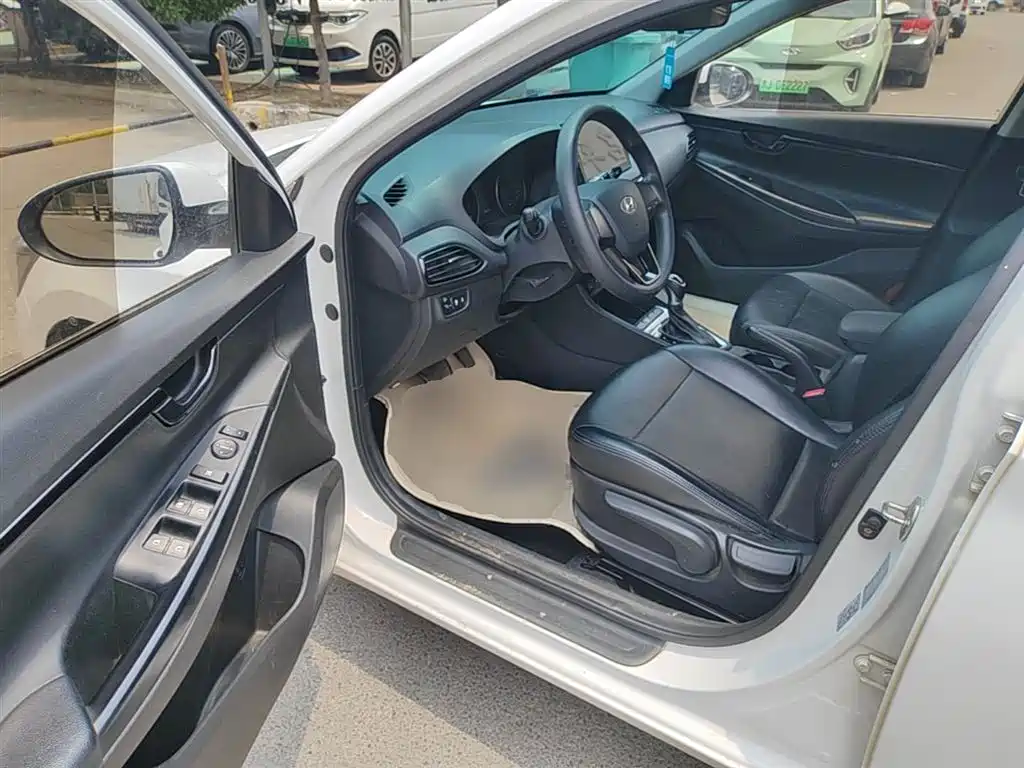 Hyundai Elantra 2018 1.6L Auto Joy GL (China V)