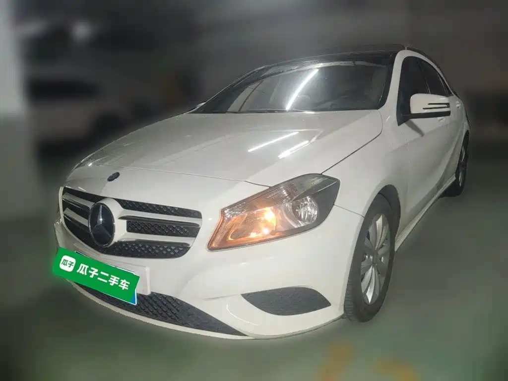 Mercedes-Benz Mercedes-Benz A-Class (Import) 2015 A 180 Standard