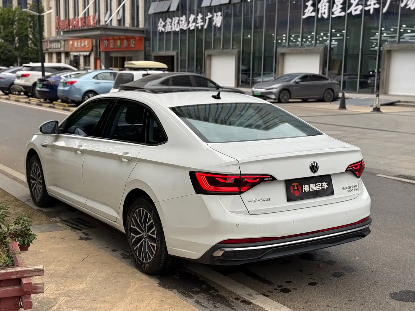 Volkswagen Sagitar 2024 200TSI DSG Flying Edition