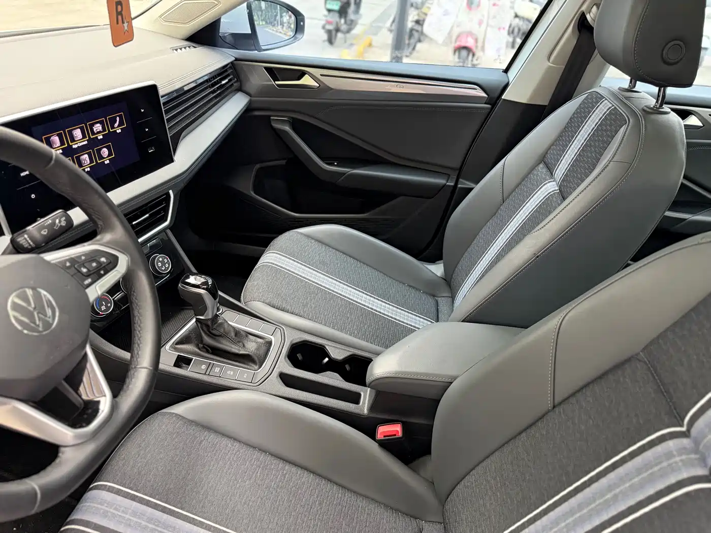 Volkswagen Sagitar 2024 200TSI DSG Flying Edition