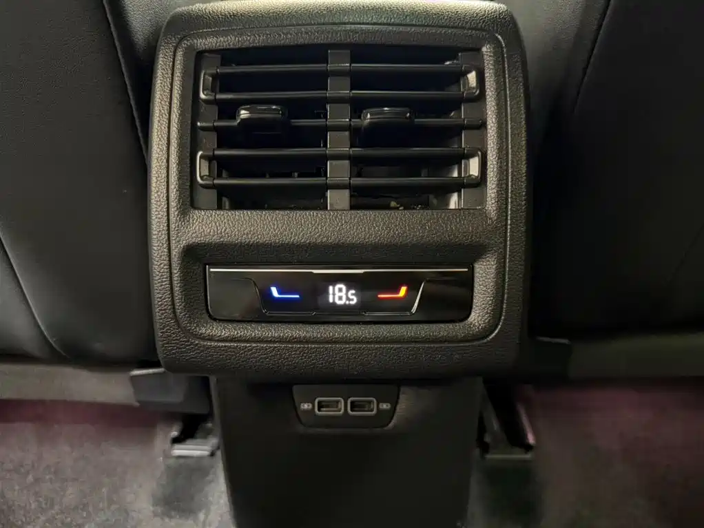 Volkswagen Golf 2023 280TSI DSG R-Line Lite