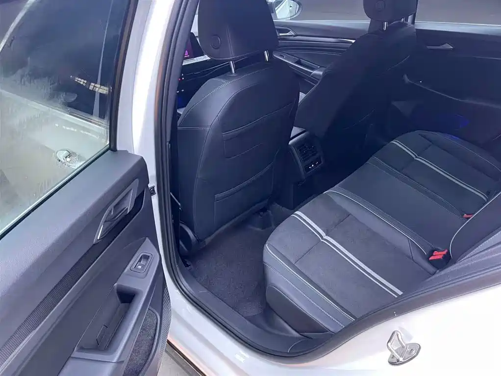 Volkswagen Golf 2023 280TSI DSG R-Line Lite