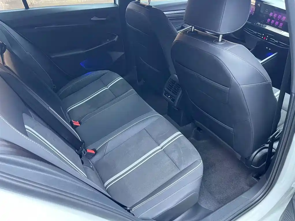 Volkswagen Golf 2023 280TSI DSG R-Line Lite