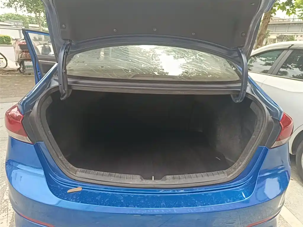 Hyundai Elantra 2016 Model 1.6L Automatic Smart Elite