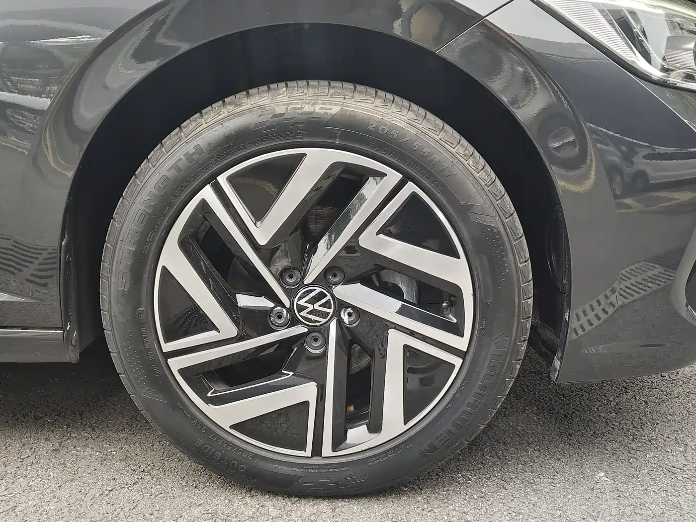 Volkswagen Sagitar 2023 280TSI DSG Surpass Plus Edition