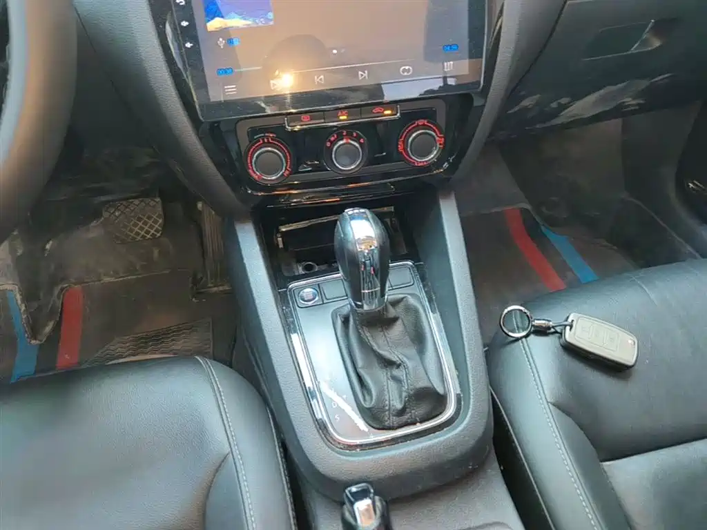 Volkswagen Sagitar 2018 280TSI DSG Spark Edition