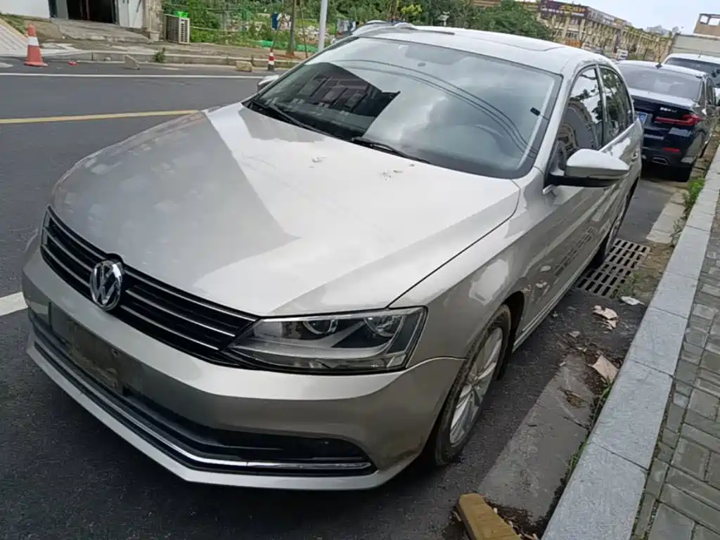 Volkswagen Sagitar 2015 1.6L Automatic Comfort