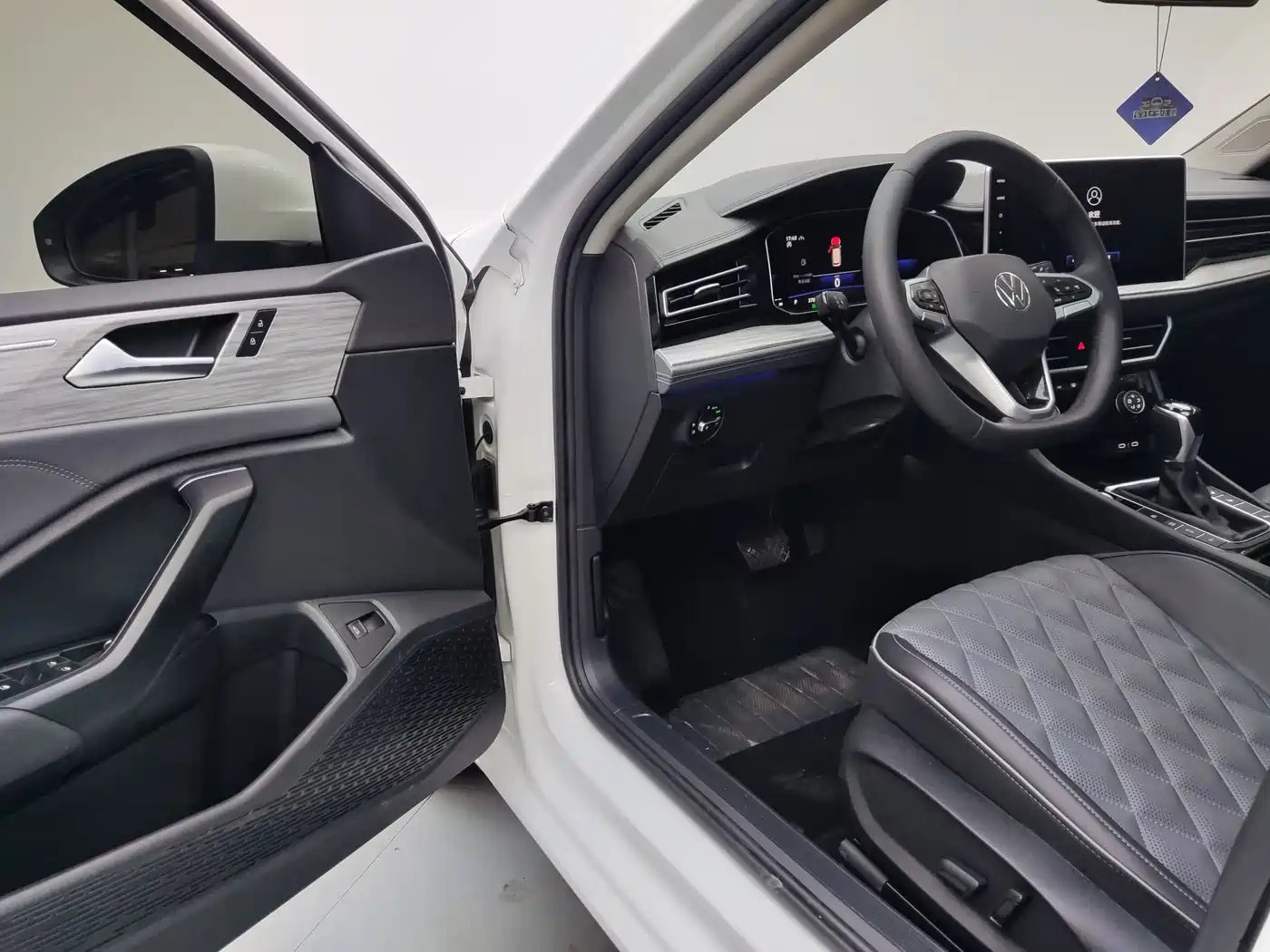 Volkswagen Sagitar 2023 280TSI DSG Beyond Lite