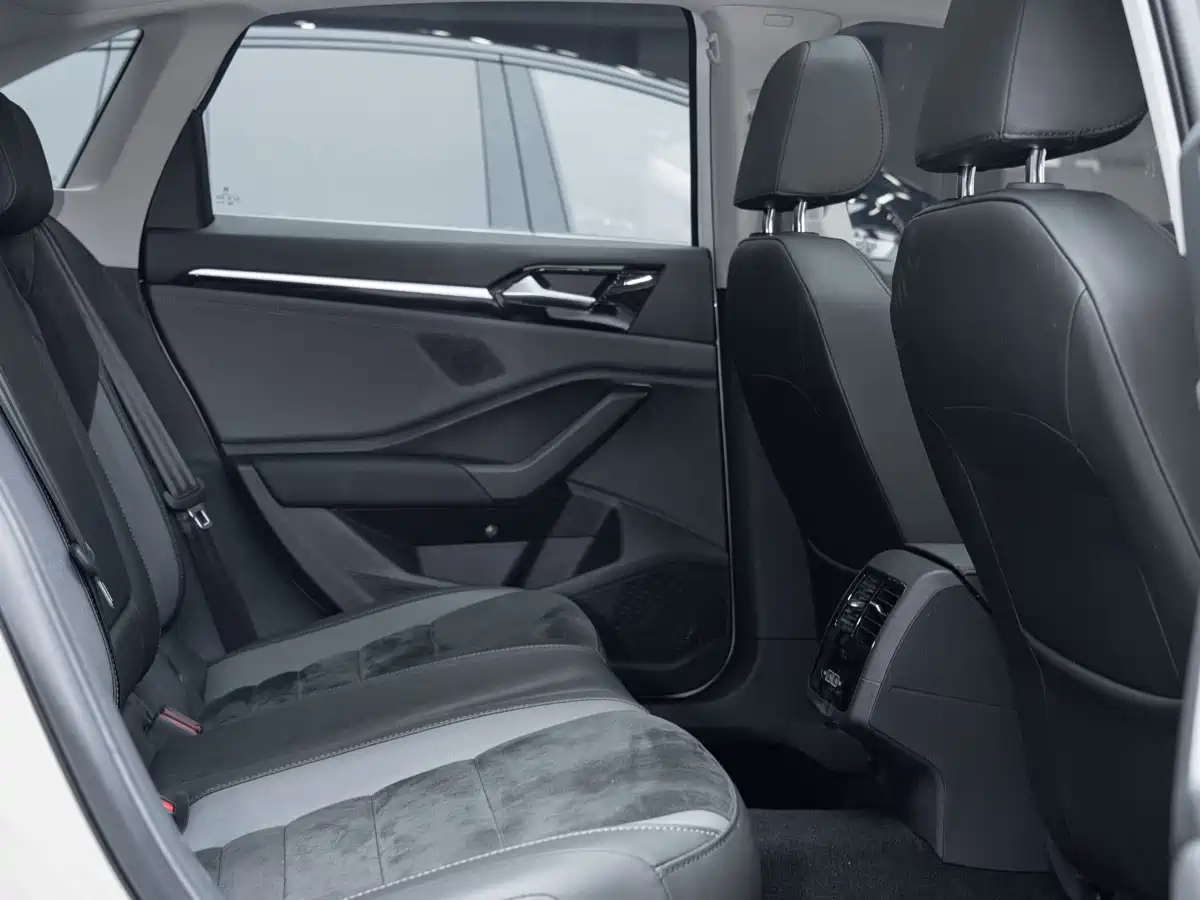 Volkswagen Sagitar 2022 280TSI DSG Excellence Edition