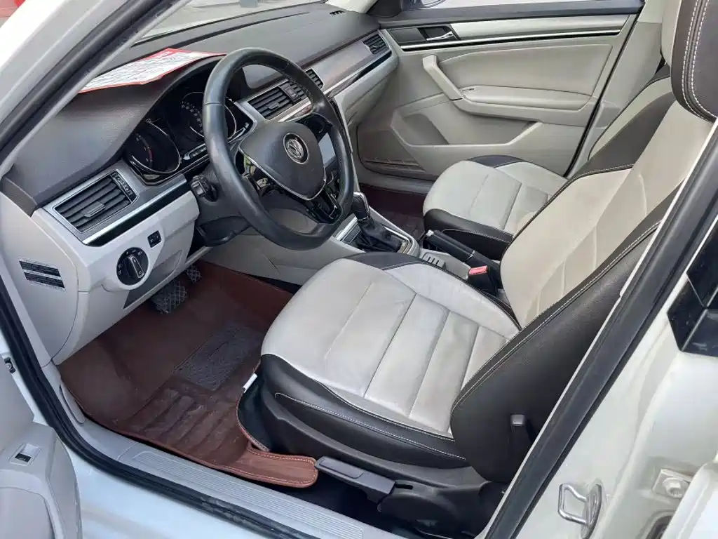 Volkswagen Sagitar 2018 1.6L Automatic Comfort