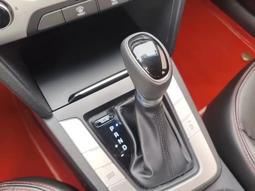 Hyundai Elantra 2016 Model 1.6L Automatic Smart Elite