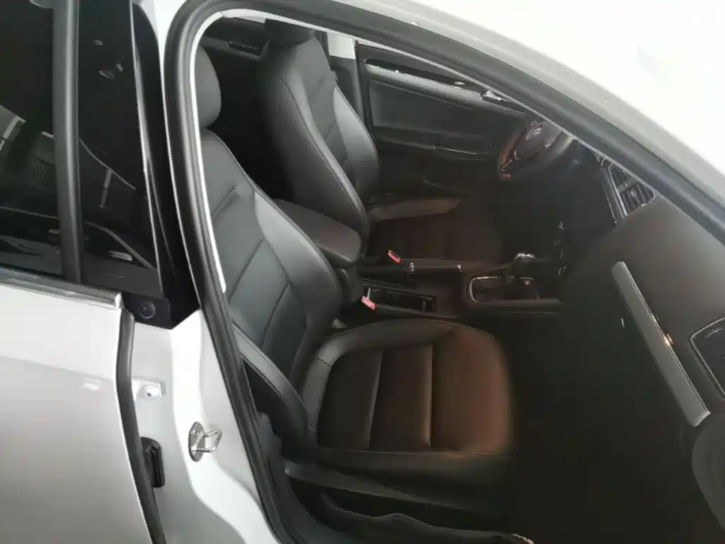 Volkswagen Sagitar 2018 280TSI DSG Comfort