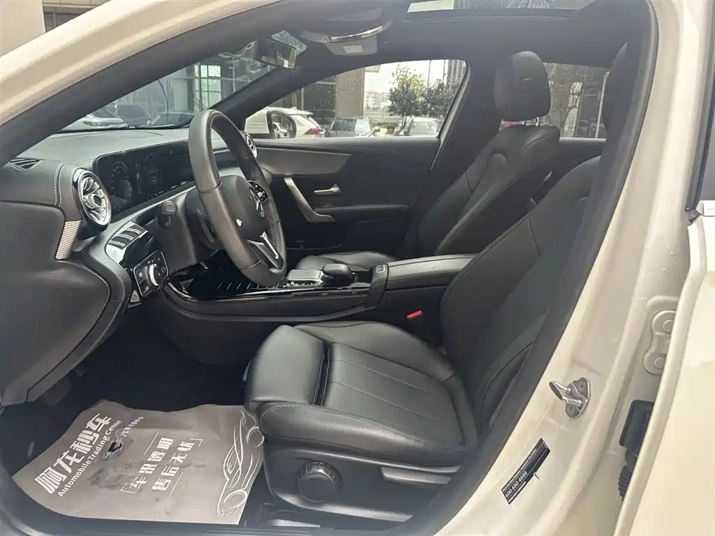 Mercedes-Benz Mercedes-Benz A-Class 2021 A 180 L Sports Sedan
