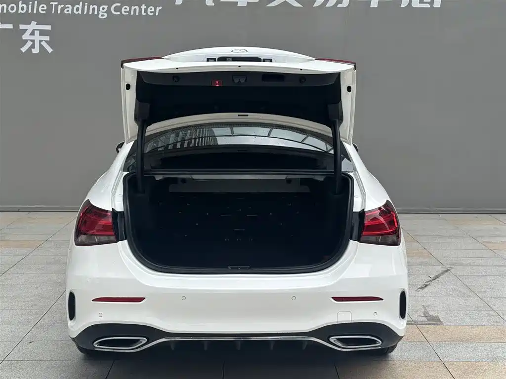 Mercedes-Benz Mercedes-Benz A-Class 2021 A 180 L Sports Sedan